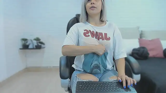 ah mara  online show from January 12, 11:37 am