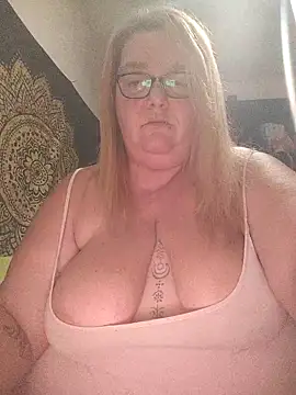 diosacurvy1984 online show from November 6, 10:59 pm