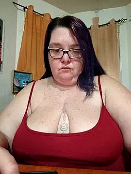 diosacurvy1984 online show from March 10, 7:45 am