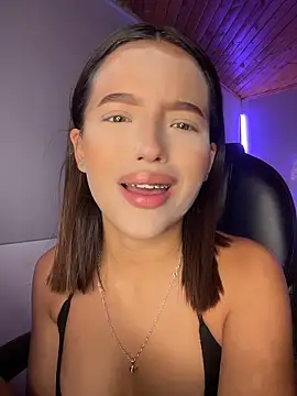 Sofia18 pinkk online show from May 14, 10:26 pm
