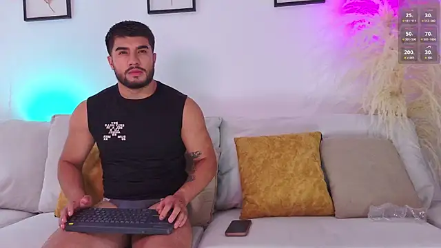 dylanspencer28 online show from July 1, 4:17 pm