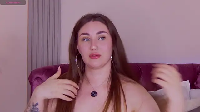 KiraBarlows online show from May 22, 8:18 pm
