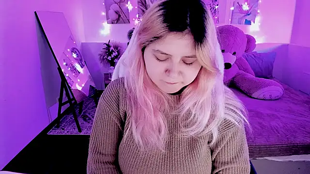 DiaAngell online show from April 10, 7:42 pm