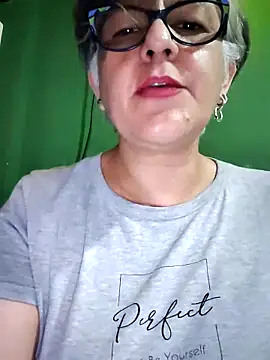 Snapshot of ilonna2025 chatting on October 2, 6:40 am ilonna2025 online show from October 2, 6:40 am