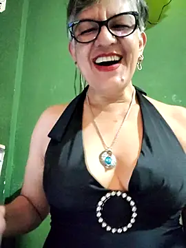 Snapshot of ilonna2025 chatting on October 15, 11:40 pm ilonna2025 online show from October 15, 11:40 pm
