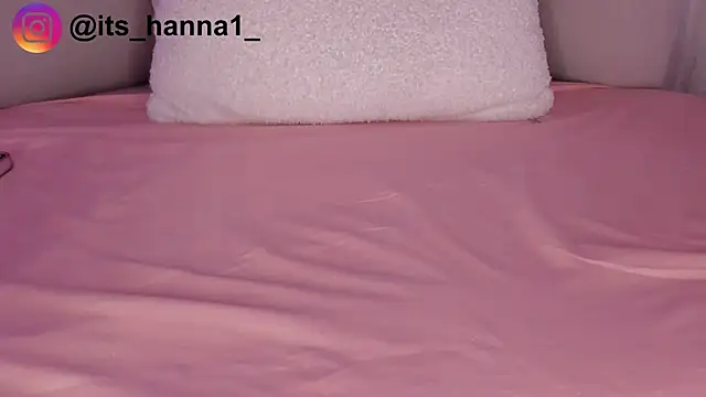 cutte hanna18 online show from May 26, 9:03 pm