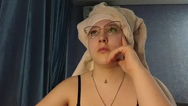 HotBrandyX online show from April 5, 12:26 pm