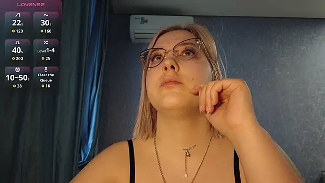 HotBrandyX online show from March 21, 12:21 pm