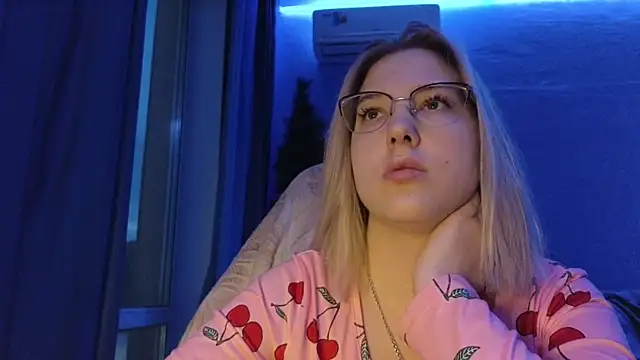 HotBrandyX online show from January 8, 10:41 am