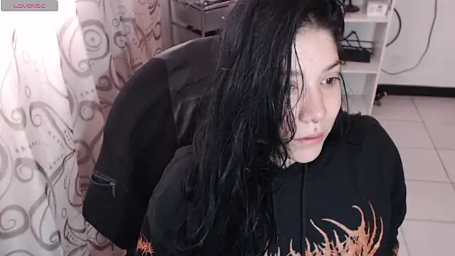 sharonnleon online show from May 26, 2:16 pm