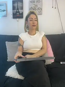 viktoria davis  online show from May 16, 11:48 pm