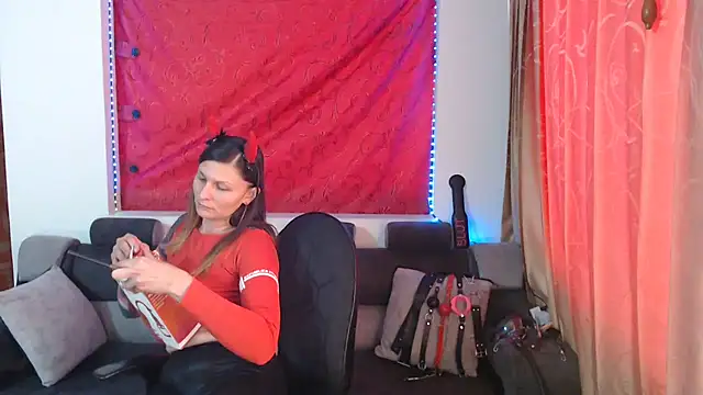 sachaclinford online show from October 14, 8:22 pm