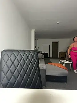 GoddessLucyRose online show from September 15, 8:05 pm