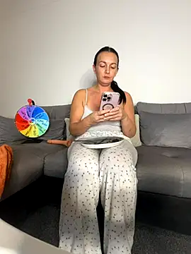 GoddessLucyRose online show from September 29, 8:03 pm