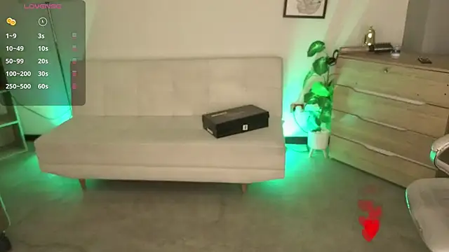 Nicole Foxx  online show from April 9, 5:40 pm