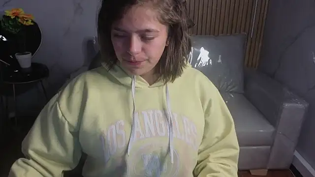 Kitten Cam online show from March 4, 3:35 am