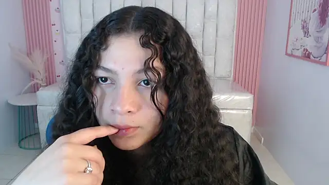 shalon diaz s online show from January 5, 5:38 pm