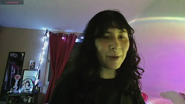 GinnyDelice online show from April 10, 1:44 am