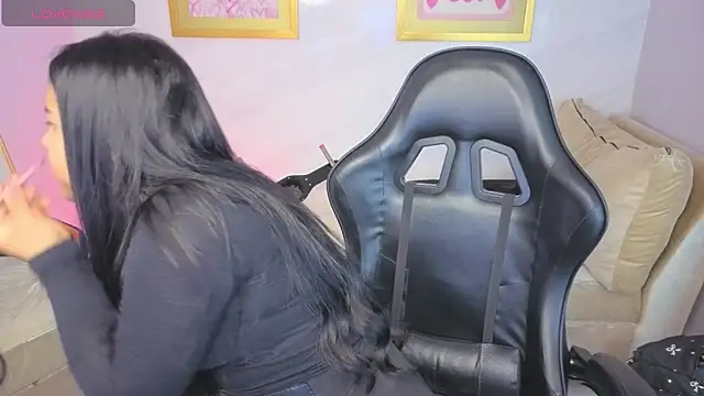 Paulette v online show from April 29, 1:14 pm