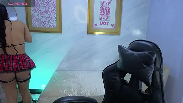 Paulette v online show from February 24, 1:21 pm