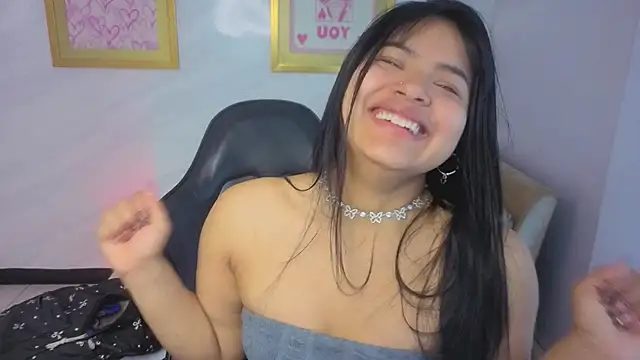 Paulette v online show from May 8, 1:36 pm