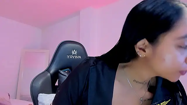 sophierooy22 online show from May 7, 3:05 pm
