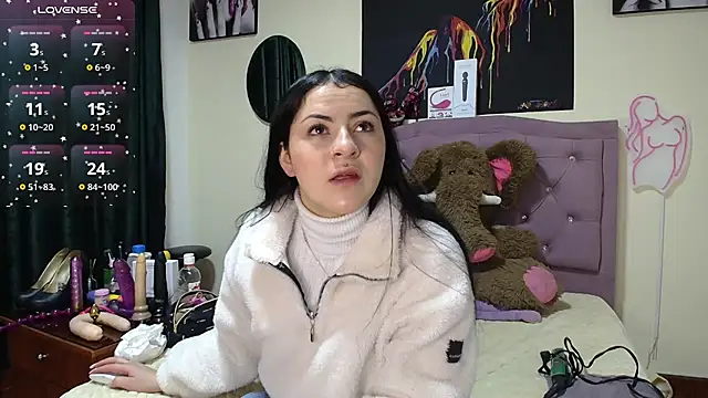 Emmie Hot online show from November 3, 12:09 pm