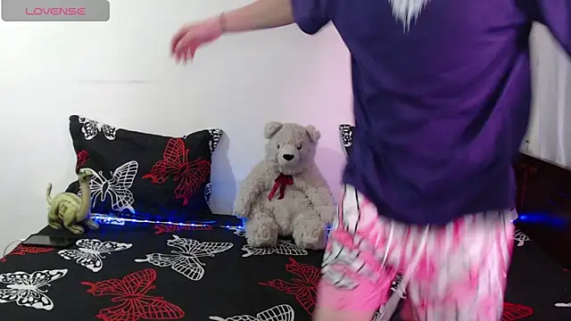 Tina 4 Charlie online show from October 6, 12:44 pm