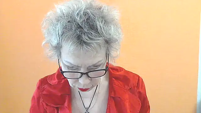 NessyJenixs online show from April 21, 1:18 pm