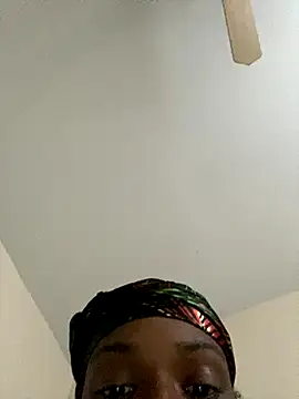 theprettysoles online show from November 29, 9:30 pm