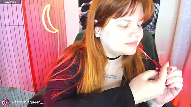 missmayaqueen online show from May 12, 10:05 pm