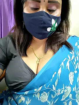 Queenflowerr online show from April 9, 3:28 pm