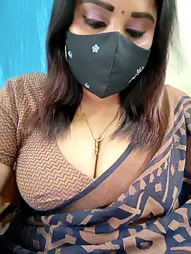 Queenflowerr online show from May 10, 5:04 pm