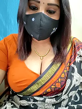 Queenflowerr online show from May 12, 6:36 pm