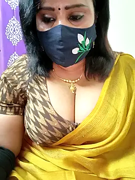 Queenflowerr online show from November 9, 11:39 am