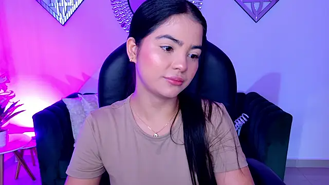 Layla Breezee online show from May 6, 12:09 pm