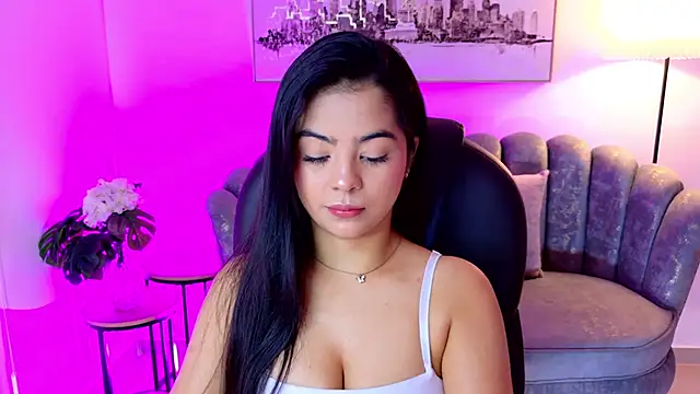 Layla Breezee online show from May 9, 10:39 am