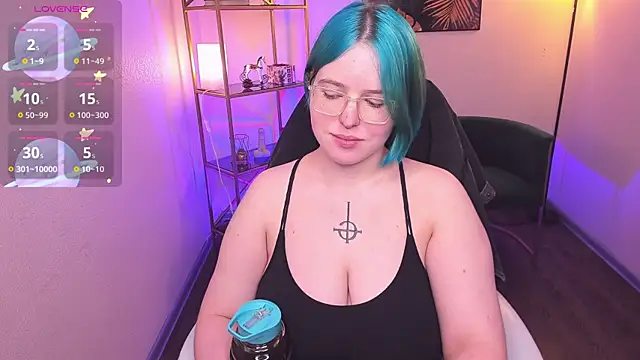 Manic pixie  online show from May 17, 4:06 pm