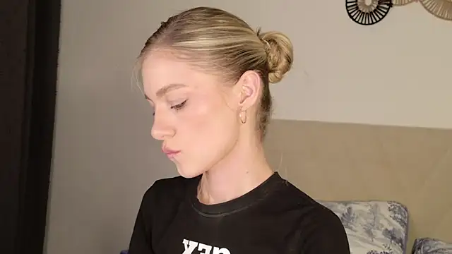 GabriellaOlsen online show from February 21, 5:57 pm