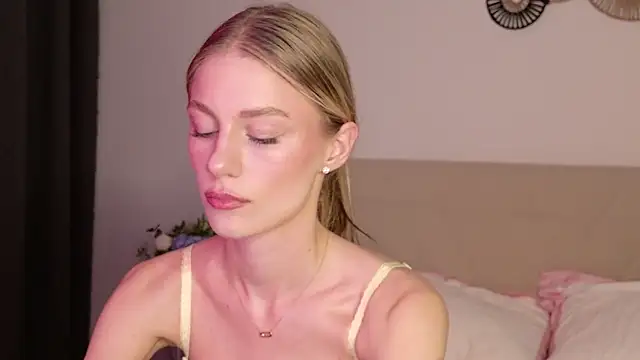 GabriellaOlsen online show from May 12, 5:19 pm