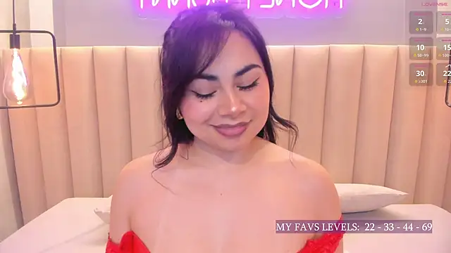 Snapshot of Naomymonroe_ chatting on September 15, 9:44 pm Naomymonroe online show from September 15, 9:44 pm