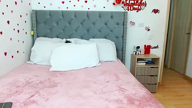 KarlaWild online show from February 12, 6:53 pm