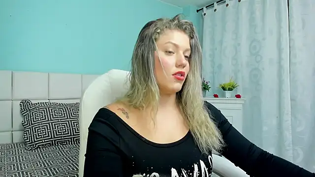 alaia greyy online show from October 14, 8:00 pm