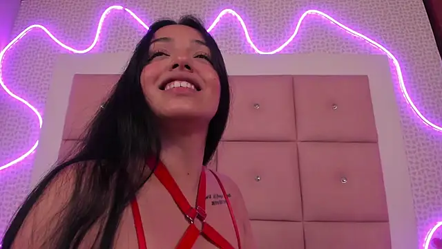 CAYLINCOLLINS online show from February 10, 4:04 am