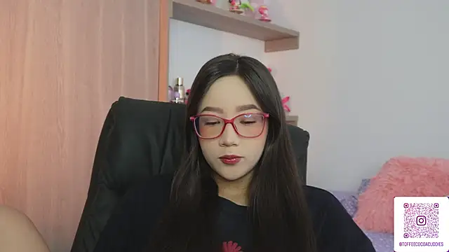 sophi lii online show from May 18, 7:53 pm