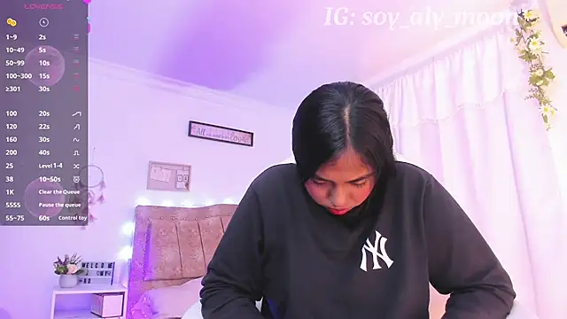 soy aly moon online show from September 23, 10:41 pm