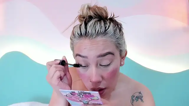 Lannajansen online show from November 8, 2:44 pm