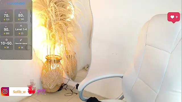 Sofi BBW online show from March 31, 12:49 pm