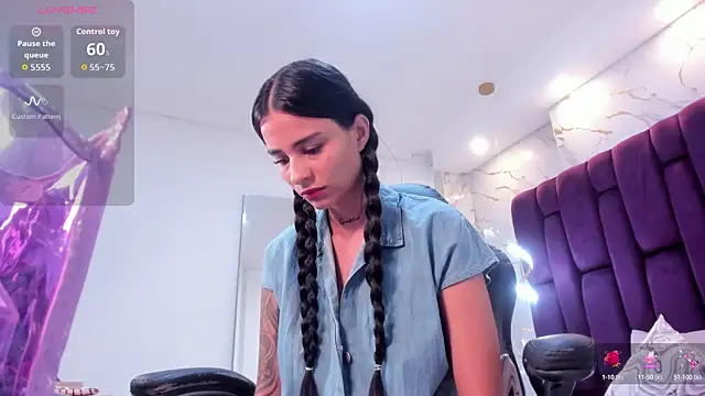 Snapshot of miadiamondd chatting on September 20, 12:58 pm miadiamondd online show from September 20, 12:58 pm