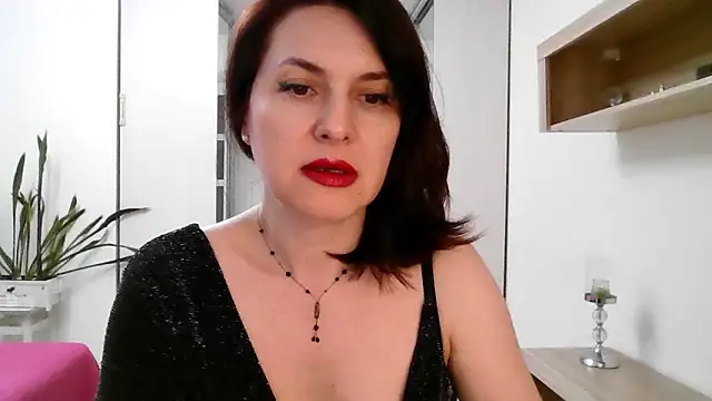 Victoria Glam online show from May 6, 6:23 pm